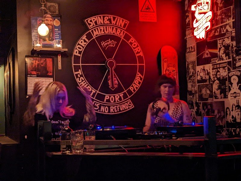 Howlin' Wolf Whiskey Bar Wollongong photo 7